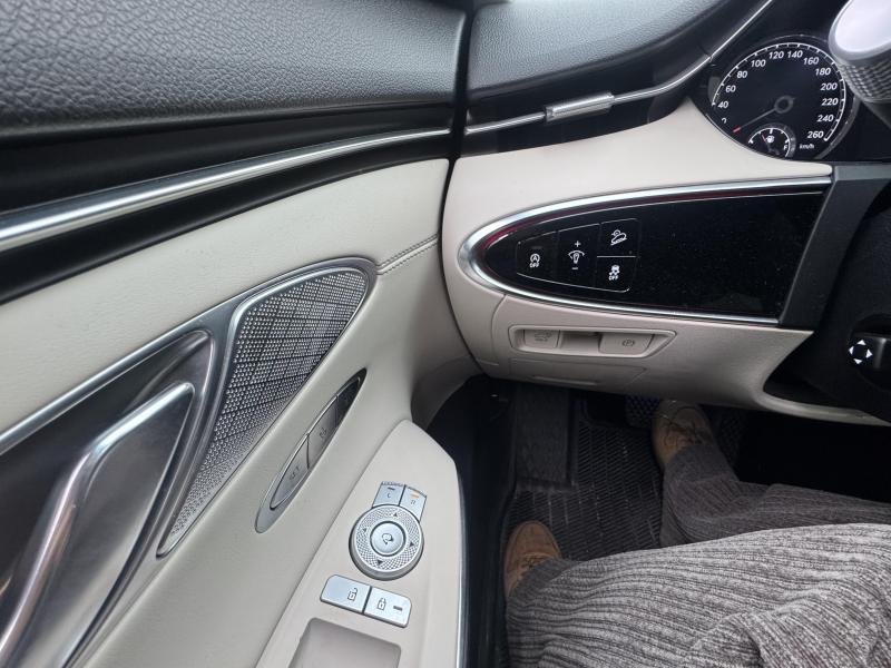 제네시스 GV70 2.2 디젤 AWD 기본형 - 이미지 8