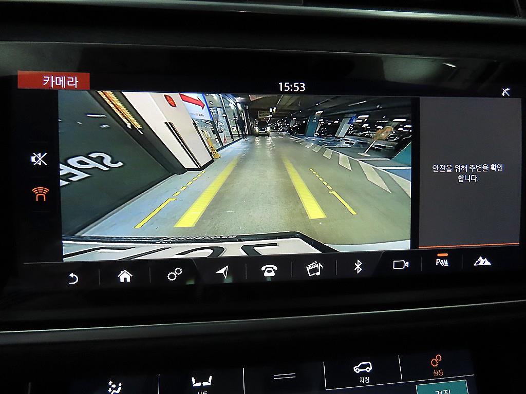 랜드로버 레인지로버 벨라 3.0 D300 SE R다이나믹 - 이미지 13