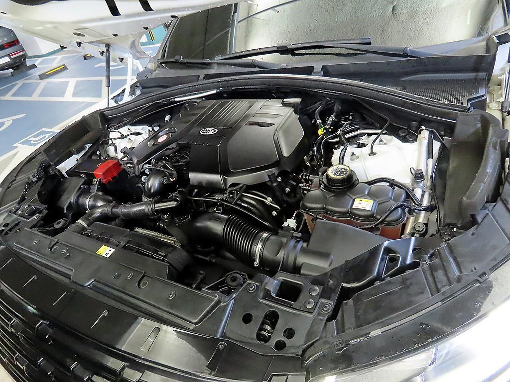 랜드로버 레인지로버 벨라 3.0 D300 SE R다이나믹 - 이미지 7