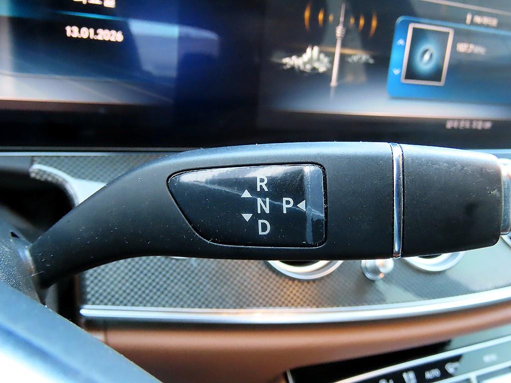 벤츠 E클래스(5세대) E300 4매틱 AMG 라인 - 이미지 2