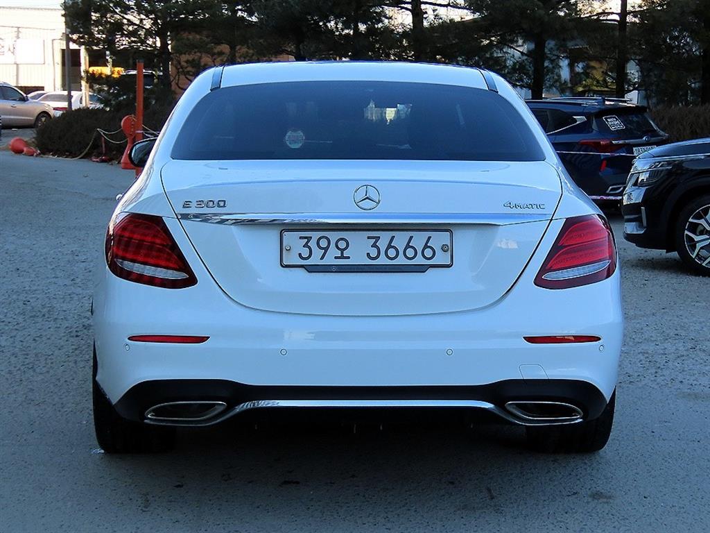 벤츠 E클래스(5세대) E300 4매틱 AMG 라인 - 이미지 14