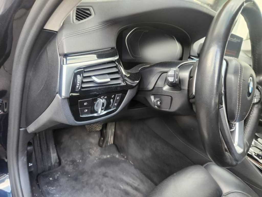 BMW 5시리즈(7세대) 530i xDrive 럭셔리 라인플러스 - 이미지 8