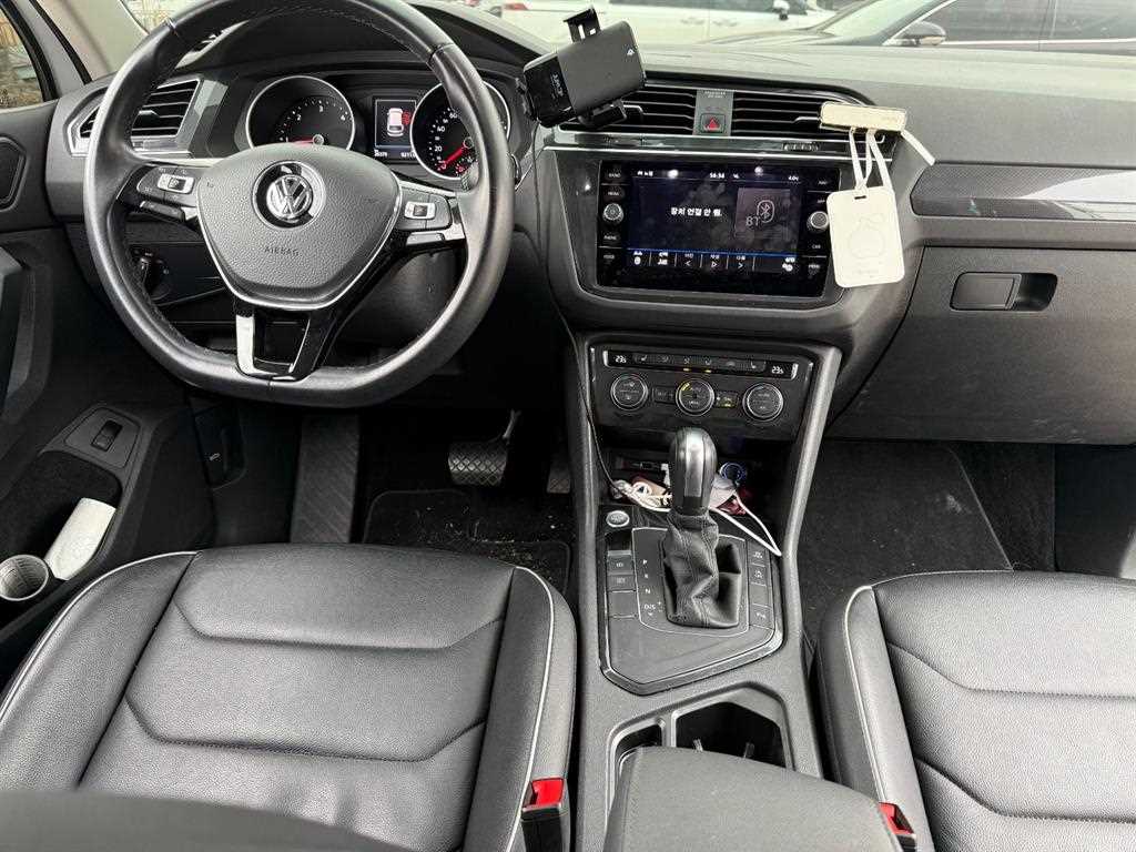 폭스바겐 티구안(2세대) 2.0 TDI 프리미엄 - 이미지 7