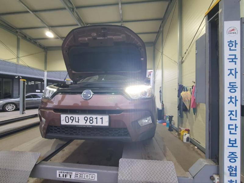 KG모빌리티(쌍용) 티볼리 가솔린 2WD LX 최고급형 - 이미지 2