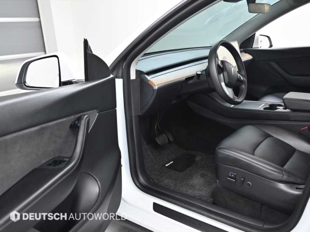 테슬라 모델 Y AWD 롱 레인지 - 이미지 13