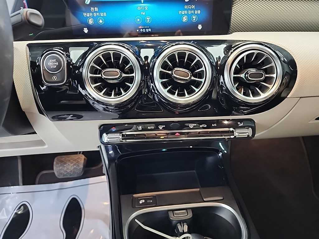 벤츠 A클래스(4세대) A220 해치백 - 이미지 4