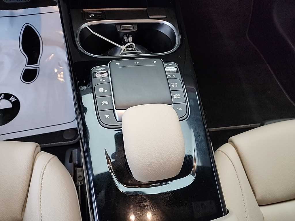 벤츠 A클래스(4세대) A220 해치백 - 이미지 11