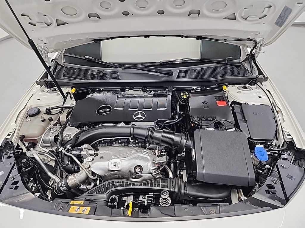 벤츠 A클래스(4세대) A220 해치백 - 이미지 5