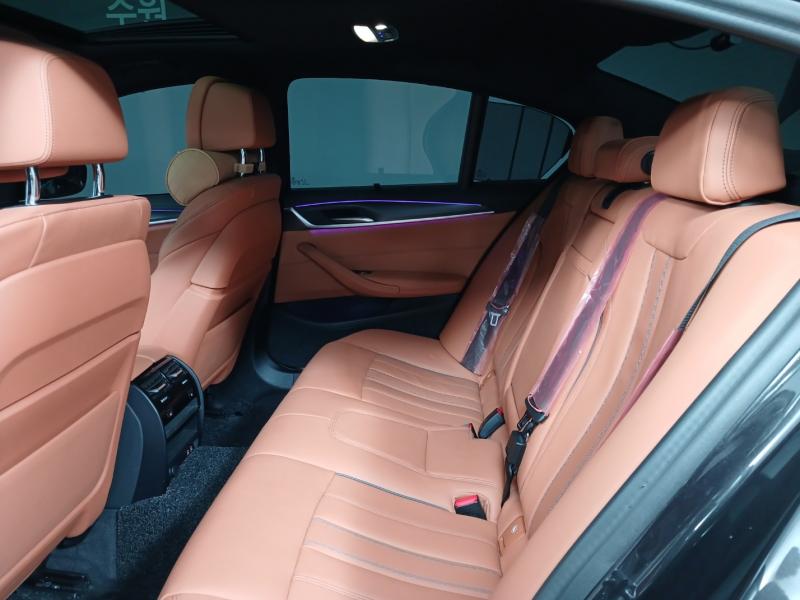 BMW 5시리즈(7세대) 520i M 스포츠팩
