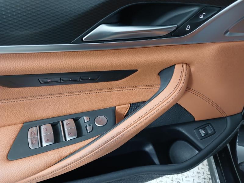 BMW 5시리즈(7세대) 520i M 스포츠팩 - 이미지 11