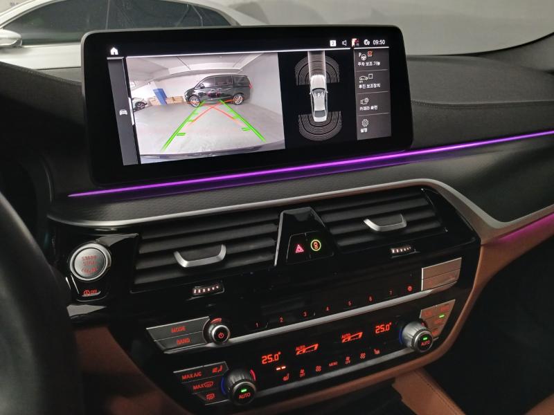 BMW 5시리즈(7세대) 520i M 스포츠팩 - 이미지 7