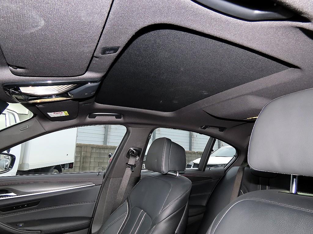 BMW 5시리즈(7세대) 520i M 스포츠팩 - 이미지 5