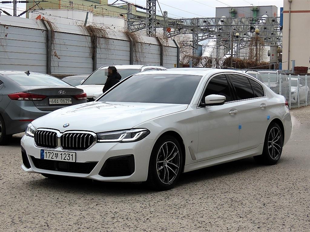 BMW 5시리즈(7세대) 520i M 스포츠팩 - 이미지 19