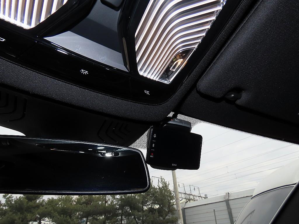 BMW 5시리즈(7세대) 520i M 스포츠팩 - 이미지 13