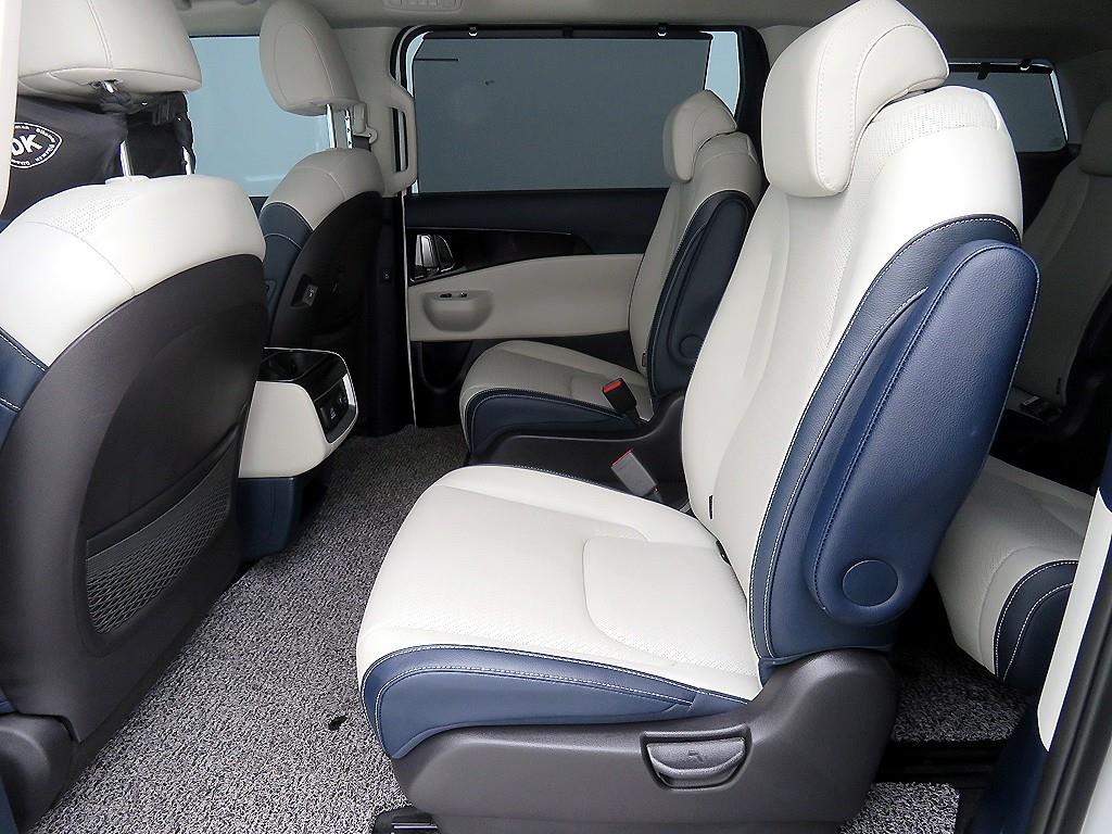 기아 더 뉴카니발 하이브리드(KA4) 1.6 HEV 9인승 시그니처 - 이미지 2