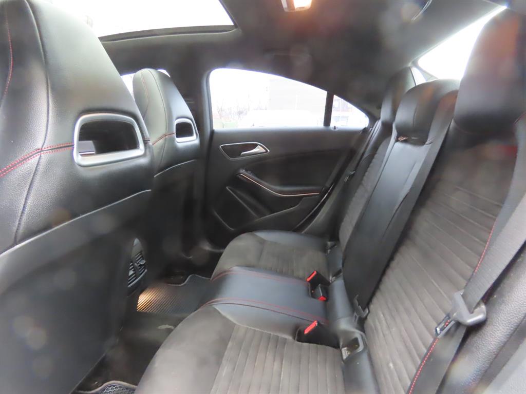 벤츠 CLA클래스 CLA250 4매틱 AMG 라인 - 이미지 8