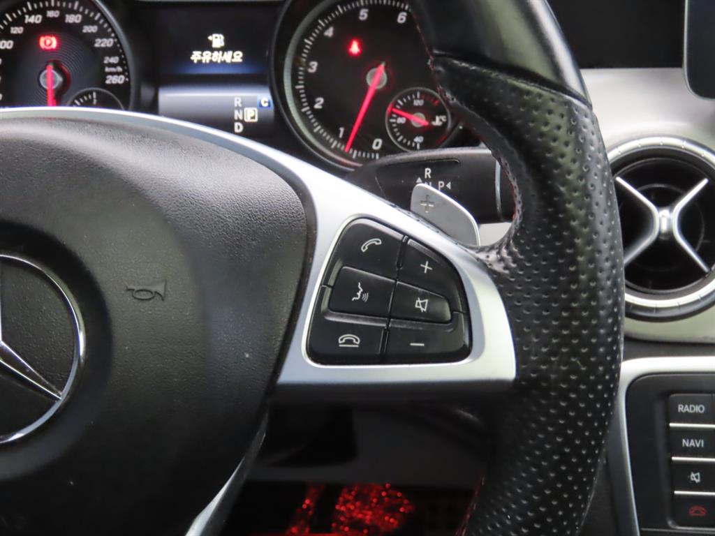벤츠 CLA클래스 CLA250 4매틱 AMG 라인 - 이미지 20
