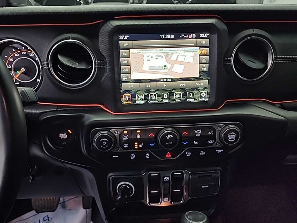 지프 랭글러(JL) 2.0 오버랜드 4DR 파워탑 - 이미지 9