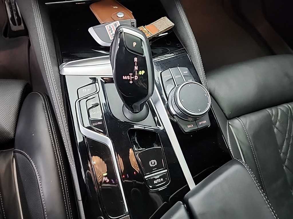 BMW 5시리즈(7세대) 523d M 스포츠팩 - 이미지 15