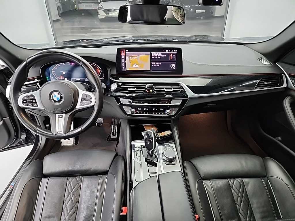 BMW 5시리즈(7세대) 523d M 스포츠팩 - 이미지 10