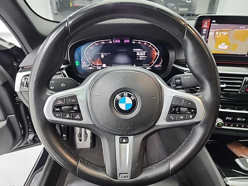 BMW 5시리즈(7세대) 523d M 스포츠팩 - 이미지 19