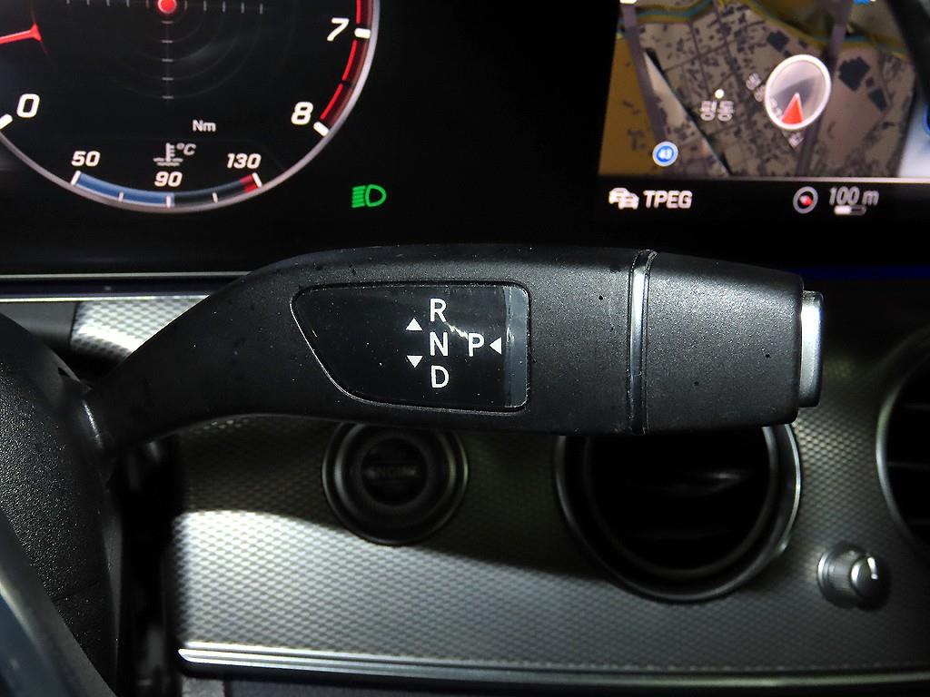 벤츠 E클래스(5세대) E300 AMG 라인 - 이미지 15