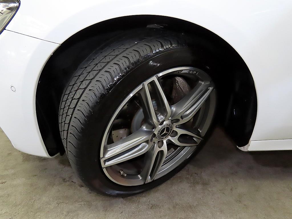 벤츠 E클래스(5세대) E300 AMG 라인 - 이미지 3