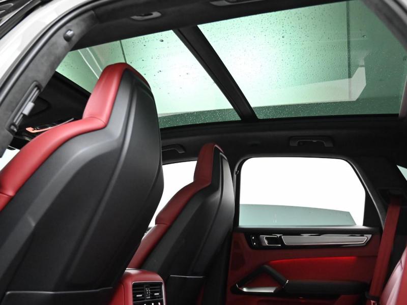 포르쉐 카이엔(3세대) 4.0 V8 터보 - 이미지 18