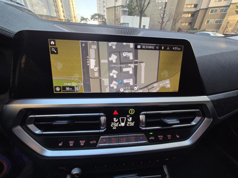 BMW 3시리즈(7세대) 330e 럭셔리 라인 - 이미지 16