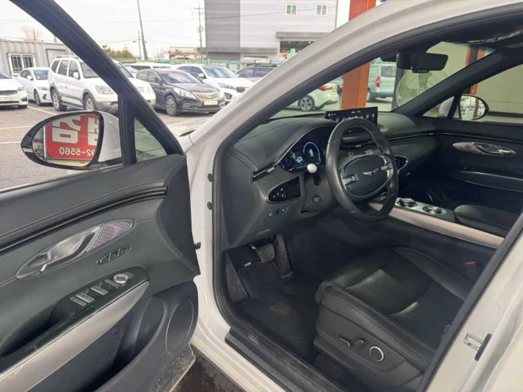 제네시스 GV70 2.5T AWD 기본형 - 이미지 8