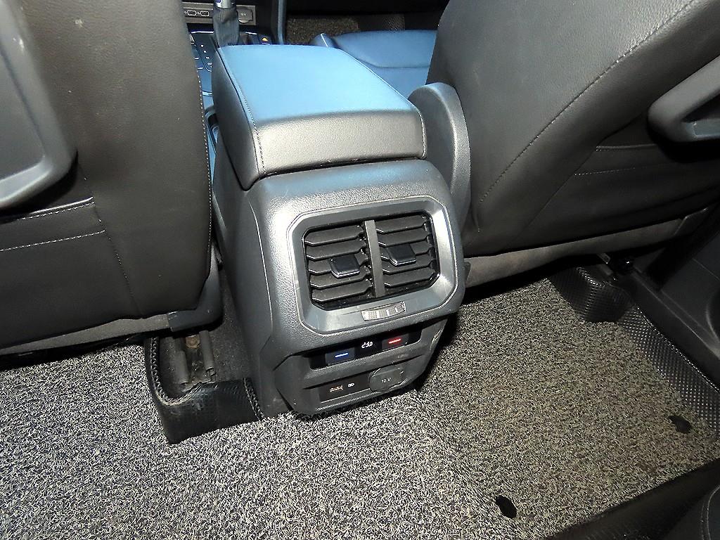 폭스바겐 티구안(2세대) 2.0 TDI 프리미엄 - 이미지 4