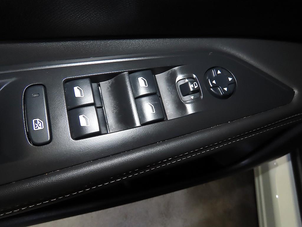 푸조 3008(2세대) 1.6 BlueHDi 알뤼르 - 이미지 2