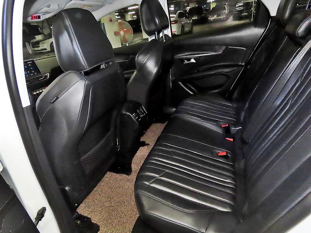 푸조 3008(2세대) 1.6 BlueHDi 알뤼르 - 이미지 11