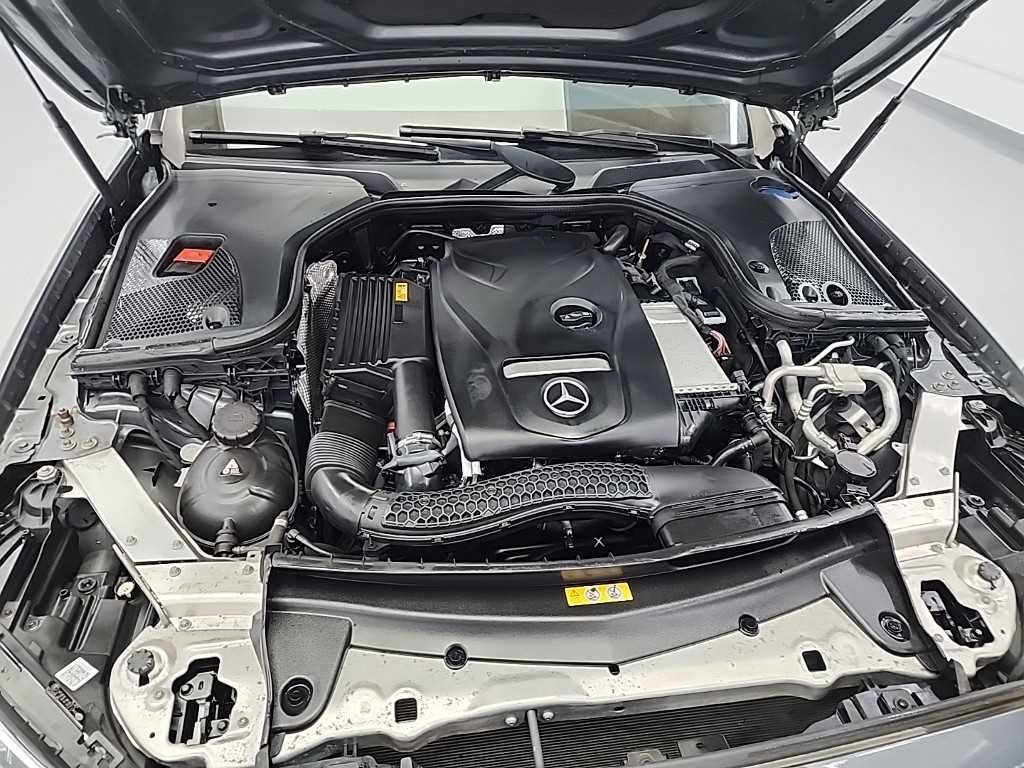 벤츠 E클래스(5세대) E300 아방가르드 - 이미지 5