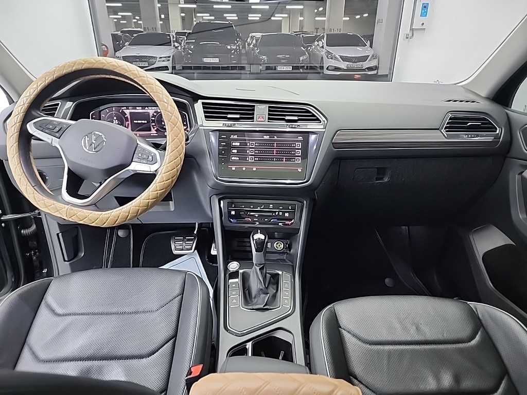 폭스바겐 티구안(2세대) 올스페이스 2.0 TSI 프레스티지 - 이미지 18