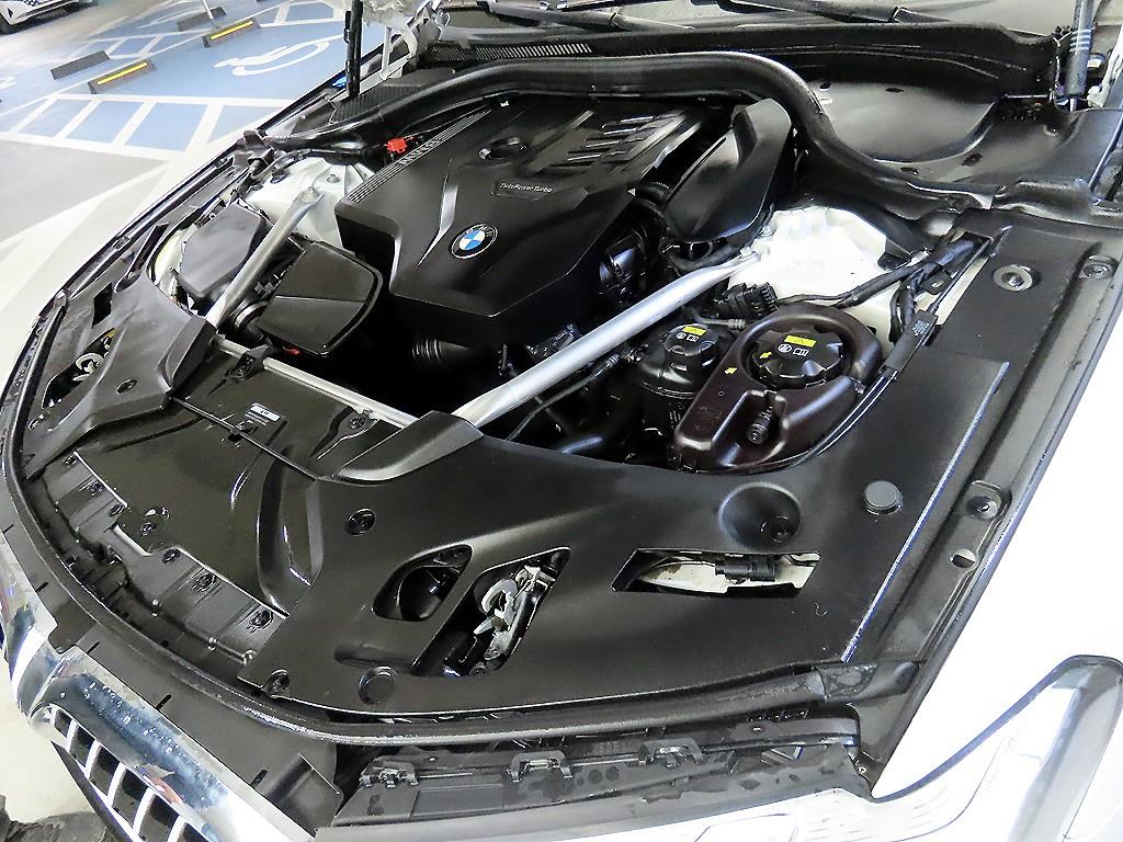 BMW 5시리즈(7세대) 520i M 스포츠팩 - 이미지 13