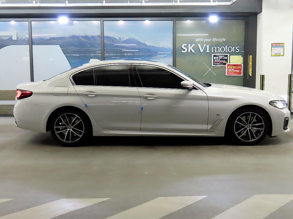 BMW 5시리즈(7세대) 520i M 스포츠팩 - 이미지 16