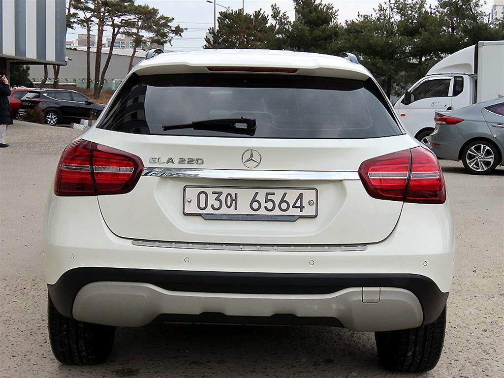 벤츠 GLA클래스 GLA 220 - 이미지 15