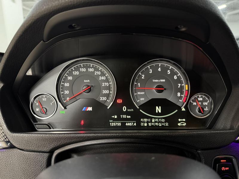 BMW M4 M4 쿠페 컴페티션 - 이미지 4