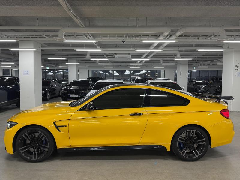 BMW M4 M4 쿠페 컴페티션 - 이미지 6