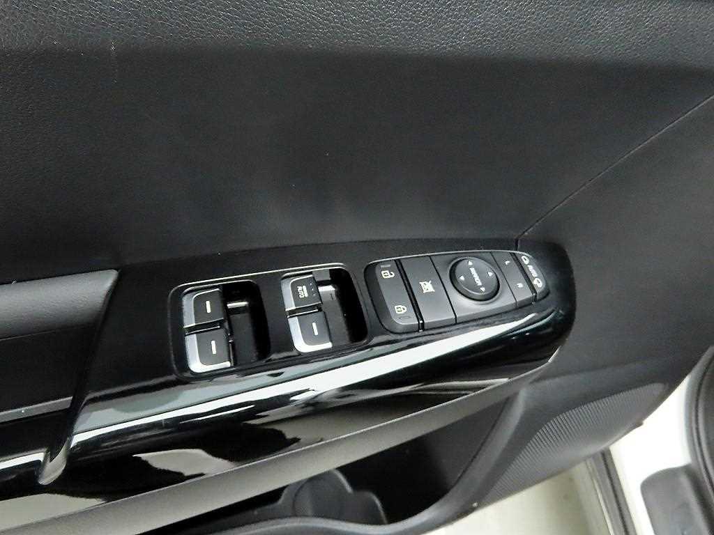 기아 스포티지 더 볼드 R2.0 디젤 2WD 노블레스 - 이미지 2