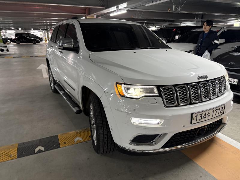 지프 그랜드 체로키(WK2) 3.6 V6 서밋