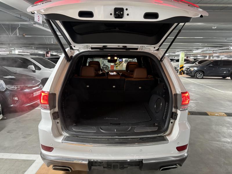 지프 그랜드 체로키(WK2) 3.6 V6 서밋 - 이미지 11