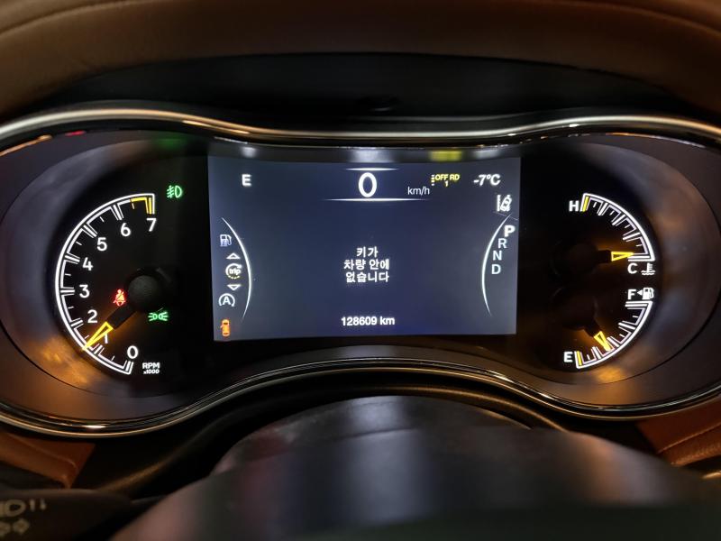 지프 그랜드 체로키(WK2) 3.6 V6 서밋 - 이미지 7