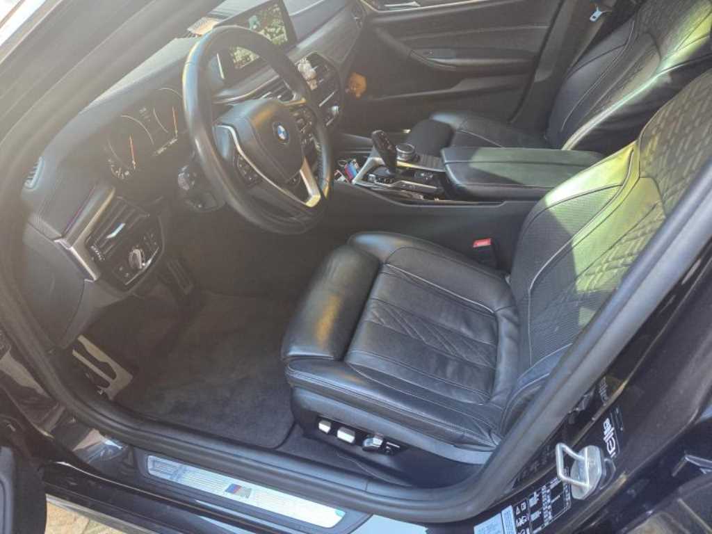 BMW 5시리즈(7세대) 520d xDrive M스포츠팩 플러스 - 이미지 4