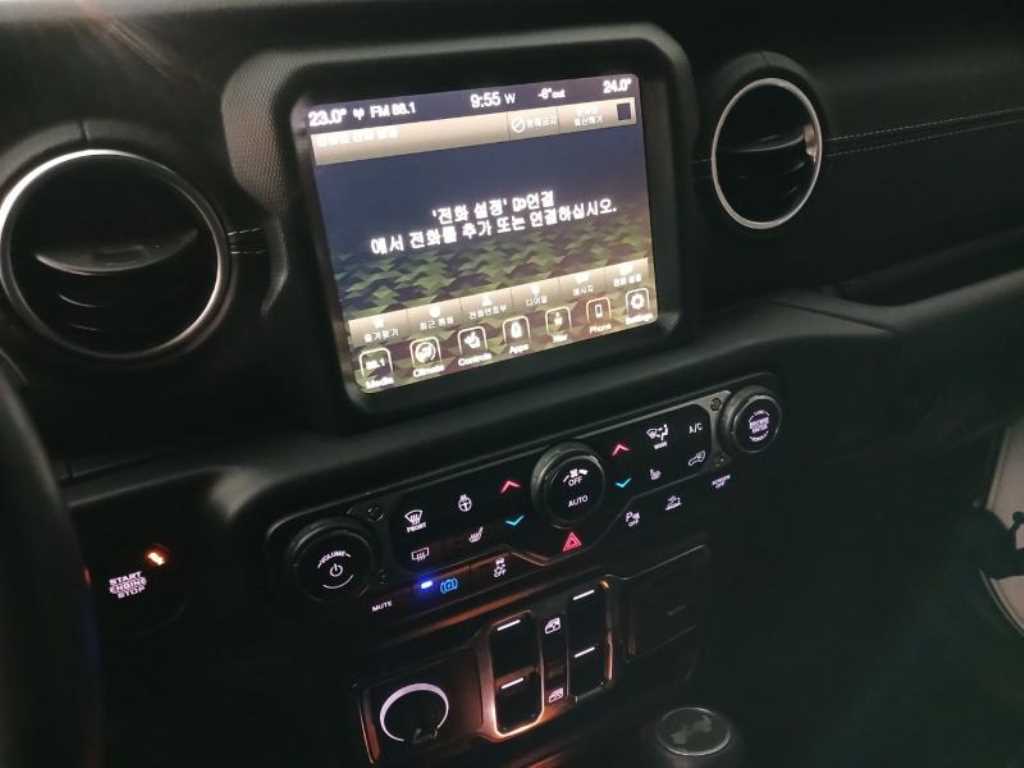 지프 랭글러(JL) 2.0 4xe 오버랜드 4DR 파워탑 - 이미지 13