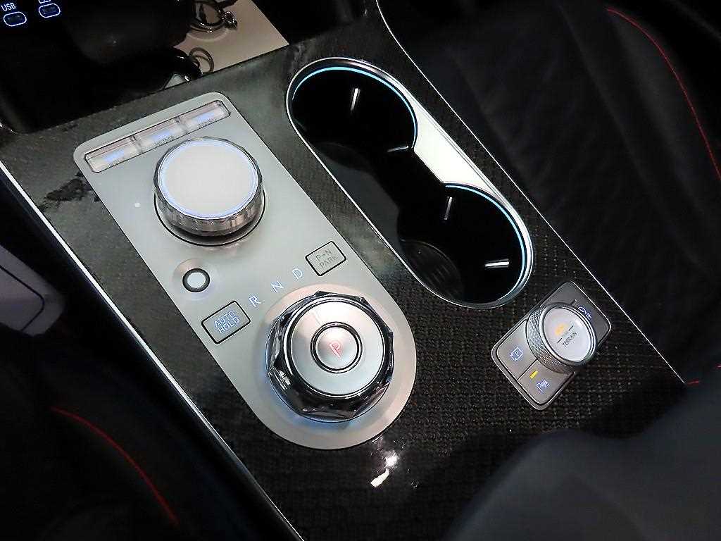 제네시스 GV80 쿠페 2.5 가솔린 AWD 기본형 - 이미지 15