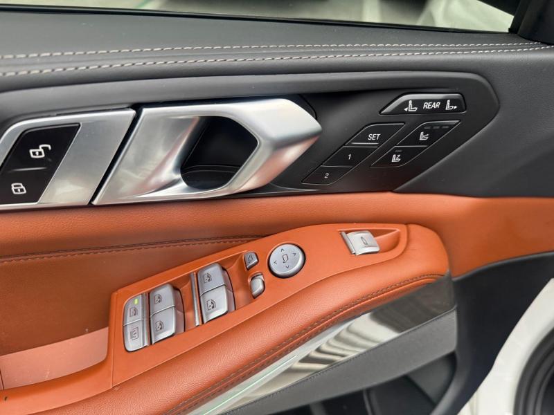 BMW X7 40i xDrive 디자인퓨어 엑셀런스 7인승 - 이미지 9