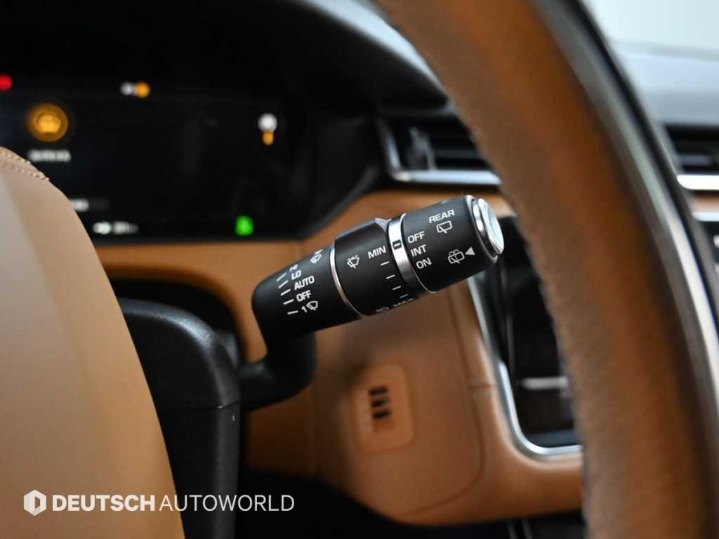 랜드로버 레인지로버 벨라 3.0 D300 HSE R다이나믹 - 이미지 2