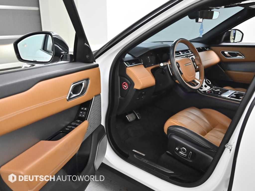 랜드로버 레인지로버 벨라 3.0 D300 HSE R다이나믹 - 이미지 3